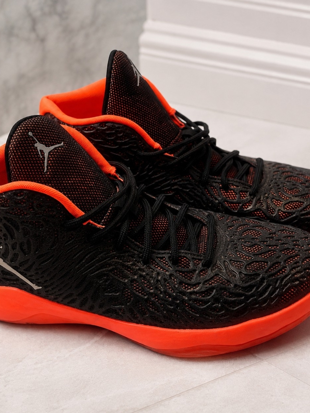 Jordan Men's Black & Orange Performance Basketball Shoes